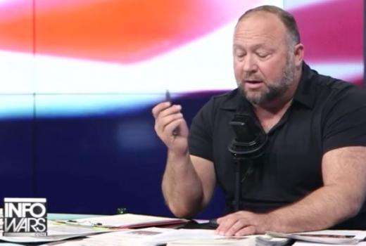 Teoretičar zavjere Alex Jones podnio zahtjev za bankrot nakon tužbi za klevetu